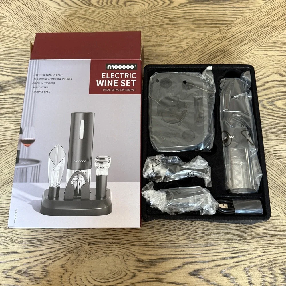 Moocoo Electric Wine Opener Set Rechargeable Automatic Corkscrew 5 Piece NEW